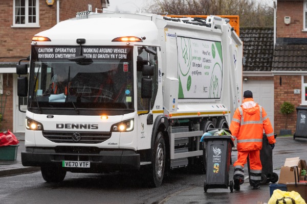 First all-electric refuse collection vehicles help Wales clean up